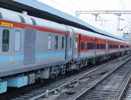 Ahmedabad Western Railway Division surpasses Rs 1800 crore revenue in 82 days