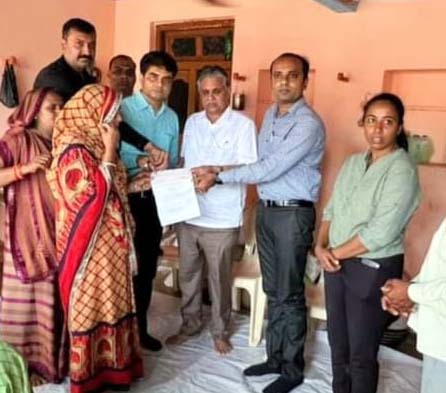 In Panta village, a check of Rs 5 lakh was given to the families of those who died due to crocodiles