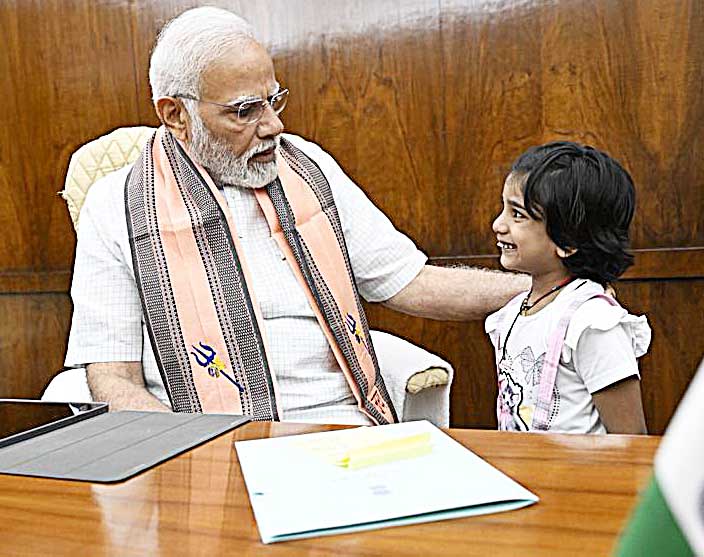 Interesting meeting of Prime Minister Modi with an 8-year-old girl