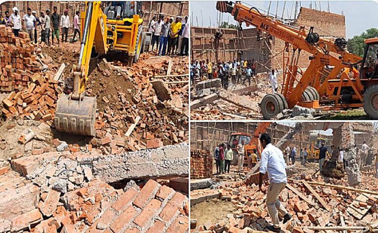 Delhi Wall collapsed