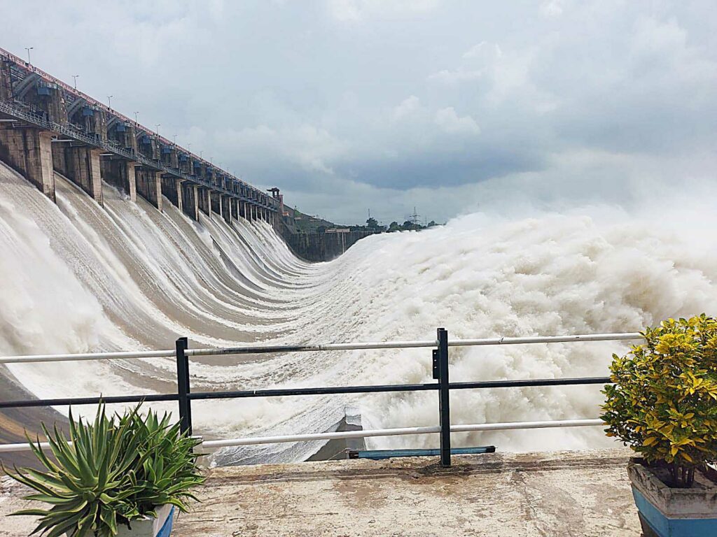 Tapi Ukai Dam 2 cusec water released