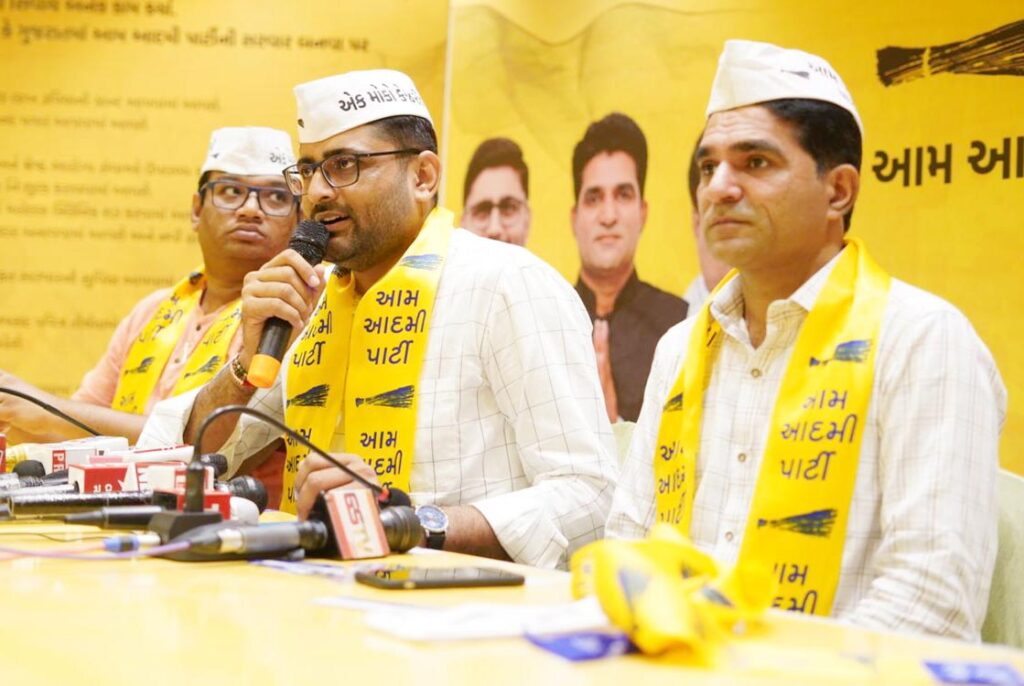 AAP Kejriwal door to door campaign