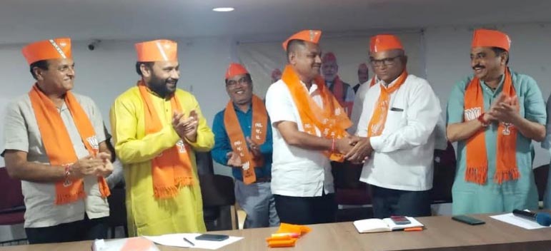 Bharuch dudhdhara dairy director joined BJP