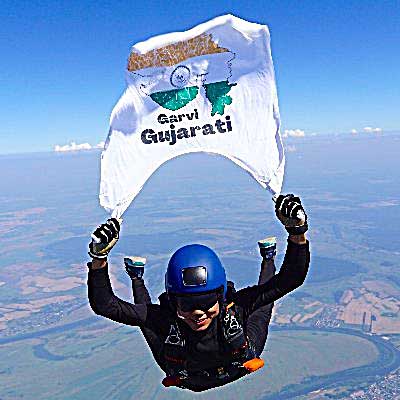 This girl from Vadodara hoisted the flag by skydiving from a height of 14000 feet.
