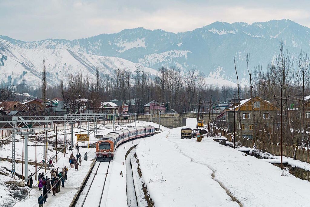 Continuous heavy snowfall in several areas of Kashmir