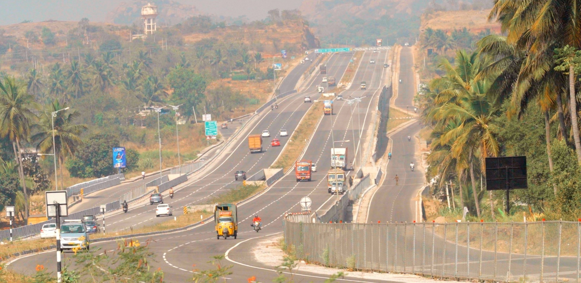 Due to this expressway built at a cost of 8480 crores, the 3-hour journey will be cut in 75 minutes.