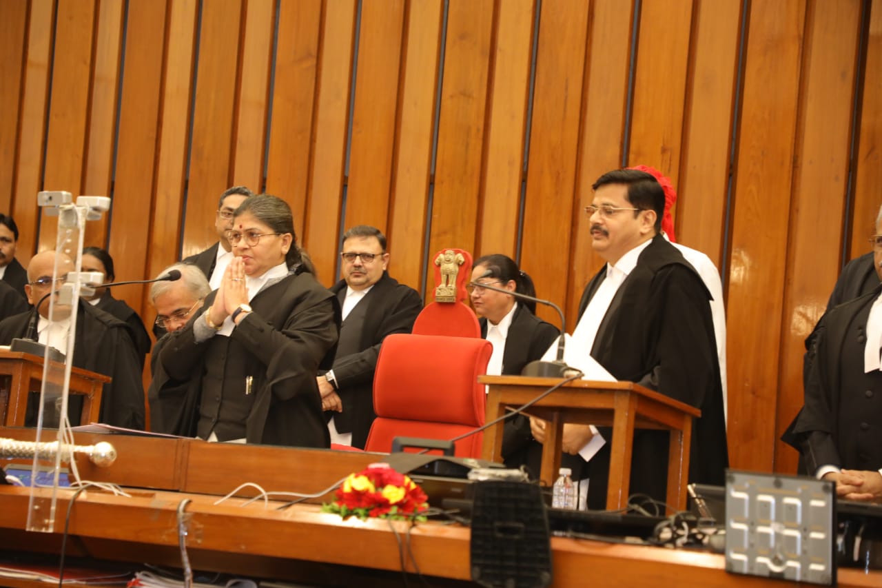 ગુજરાત હાઇકોર્ટ ખાતે ન્યાયાધીશ વિમલ વ્યાસે શપથગ્રહણ કર્યા Judge Vimal