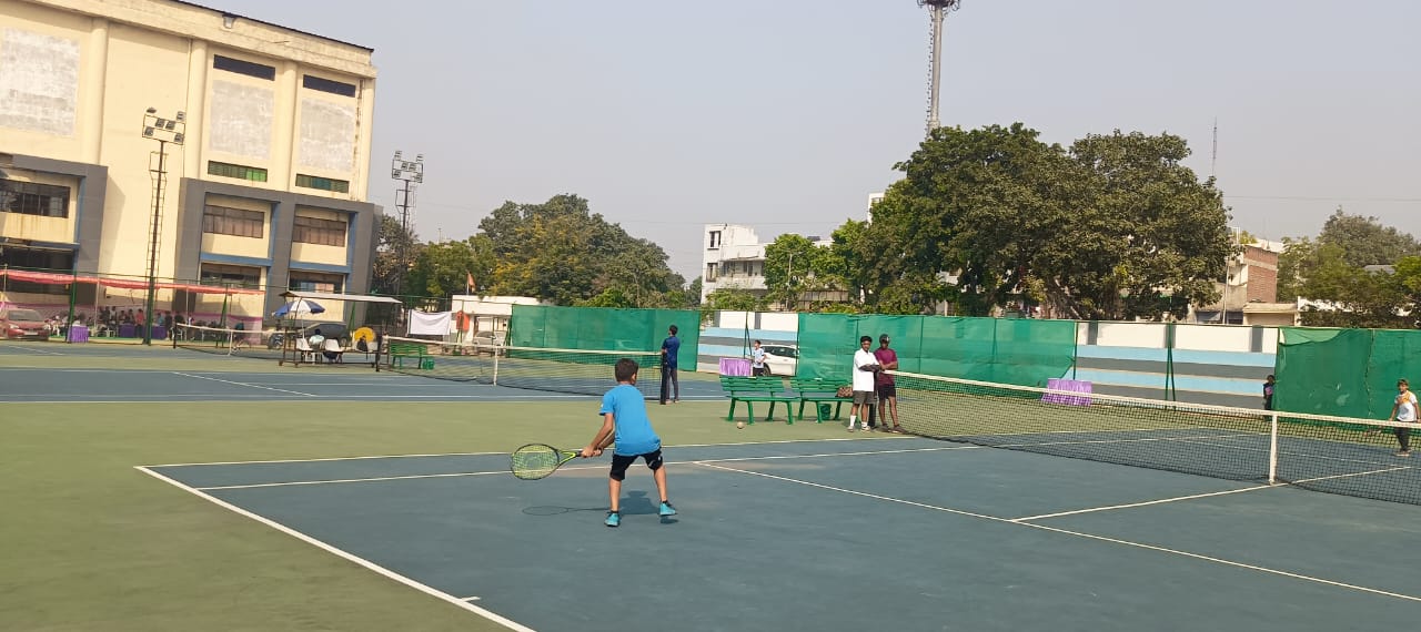 સ્કૂલ ગેમ ફેડરેશન અંતર્ગત સોફ્ટ ટેનિસ સ્પર્ધા ખોખરા રમતગમત સંકુલ ખાતે